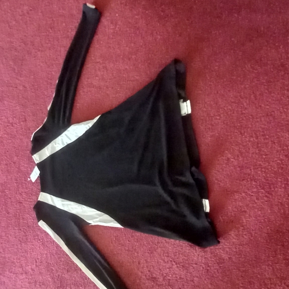 Black and white designer Top - Picture 5 of 5